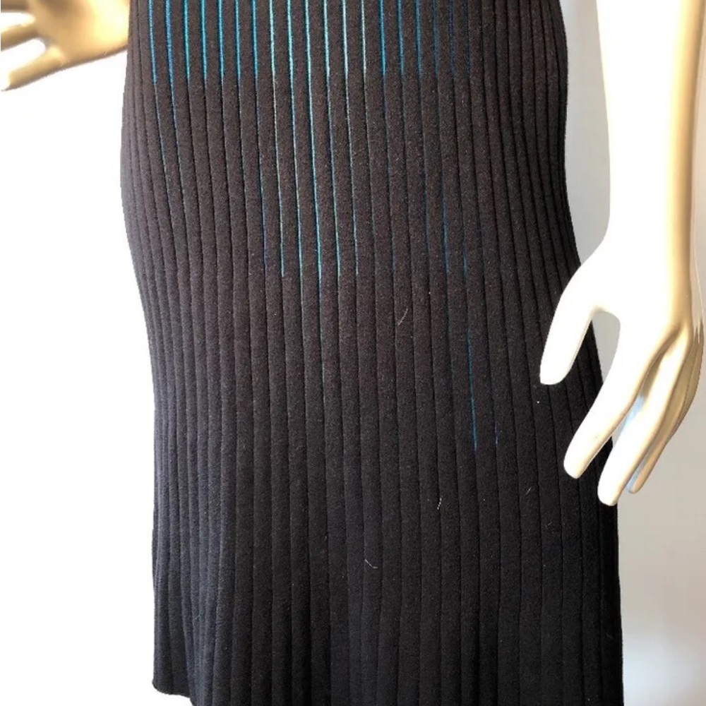 Tahari Lara ribbed lightweight sweater dress - Med - Picture 3 of 4